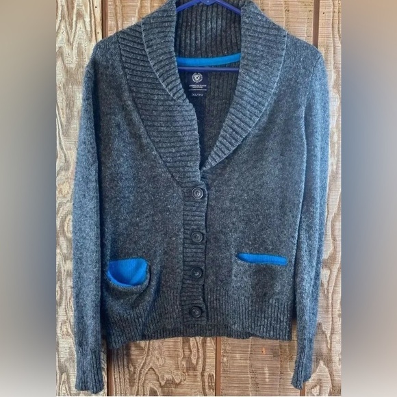American Eagle Outfitters Button Cardigan 🦈 - Picture 1 of 4
